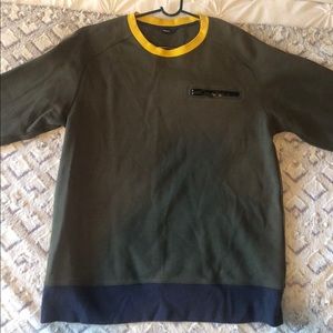 BRAND NEW DKNY SWEATER LARGE